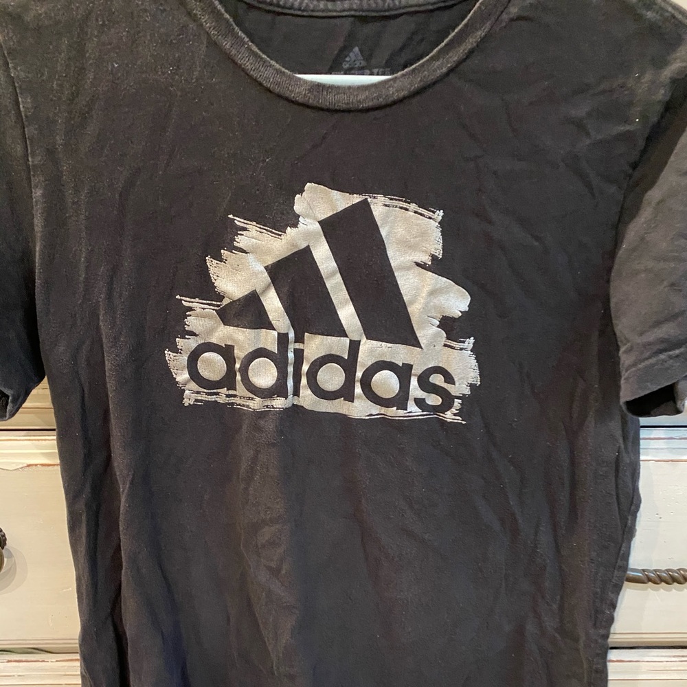 Like new adidas tshirt